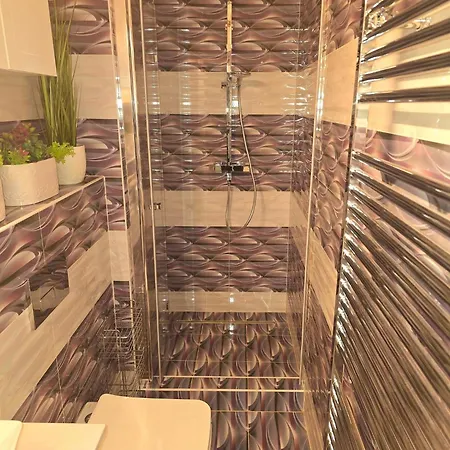 For Rent In Jozsef Attila Street 6 Number شقة